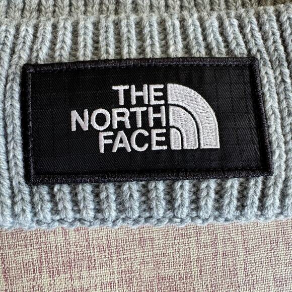 NWOT The North Face Logo Box Cuffed Beanie Size OS Gray - Picture 3 of 5